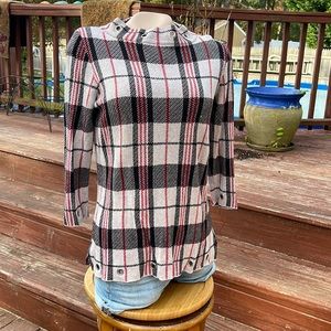 Belldini Plaid Sweater Size Med- Circle Embellishments -Soft